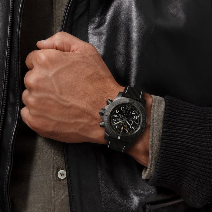 Breitling Avenger Chronograph 45 Night Mission DLC-beschichtete Titanium Black V13317101B1X1-4
