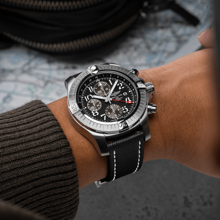 Breitling Avenger Chronograph GMT 45 Edelstahl Schwarz A24315101B1X1-4