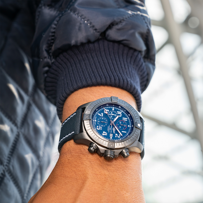 Breitling Super Avenger Chronograph 48 Night Mission DLC-beschichtete Titaniumblau V13375101c1x1-3