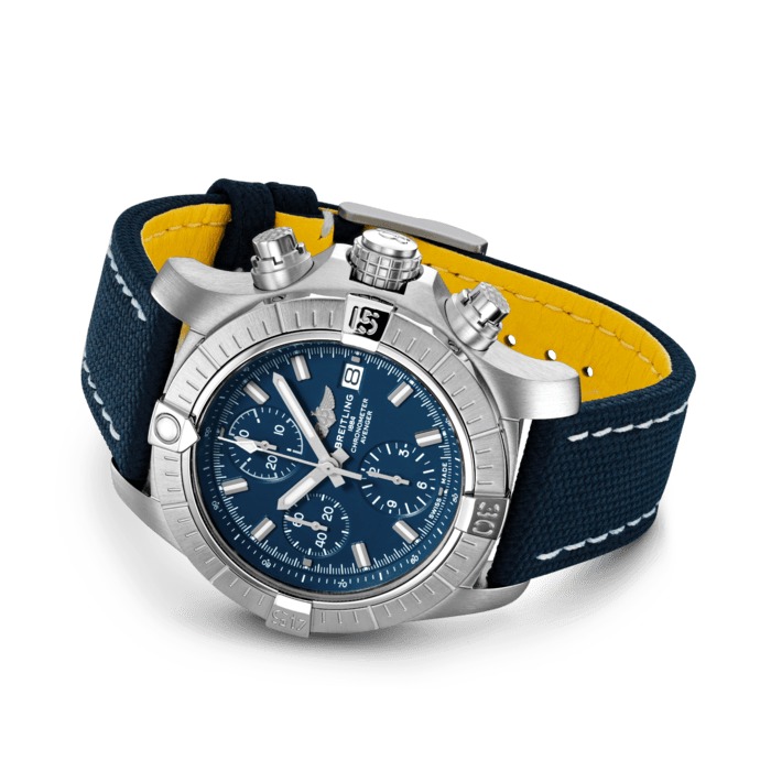 Breitling Avenger Chronograph 43 Edelstahlblau A13385101C1x1-2