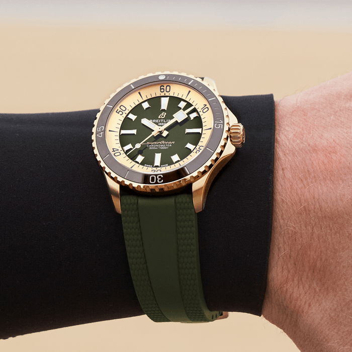 Breitling Superocean Automatic 42 Bronzegrün N17375201L1S1-1