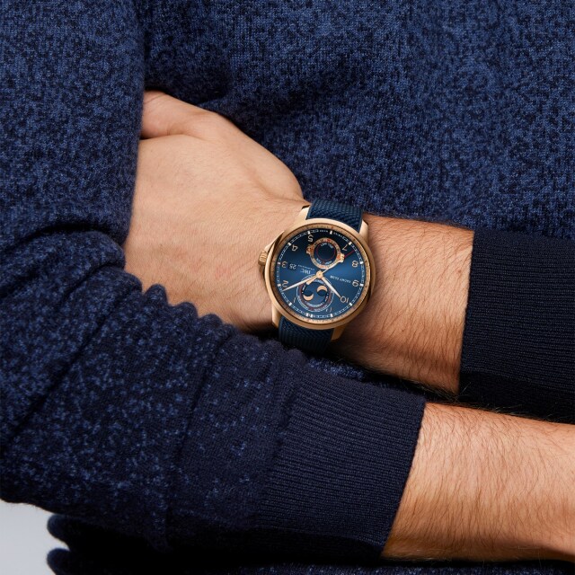 IW344001-PORTUGIESER Yacht Club Moon& Tide-2