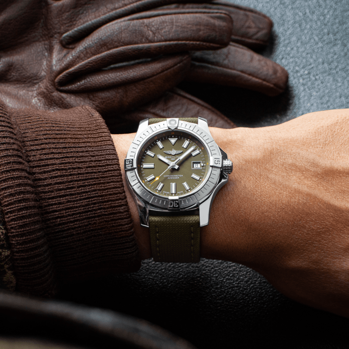 Breitling Avenger Automatisch 43 Edelstahlgrün A17318101L1X1-4