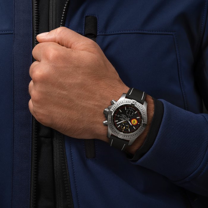 Breitling Avenger Chronograph 45 Schweizer Luftwaffe Edelstahl Schwarz A133171A1B1X1-3