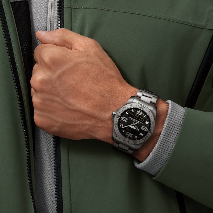 Breitling Aerospace Evo Titanium Black E79363101B1E1-4